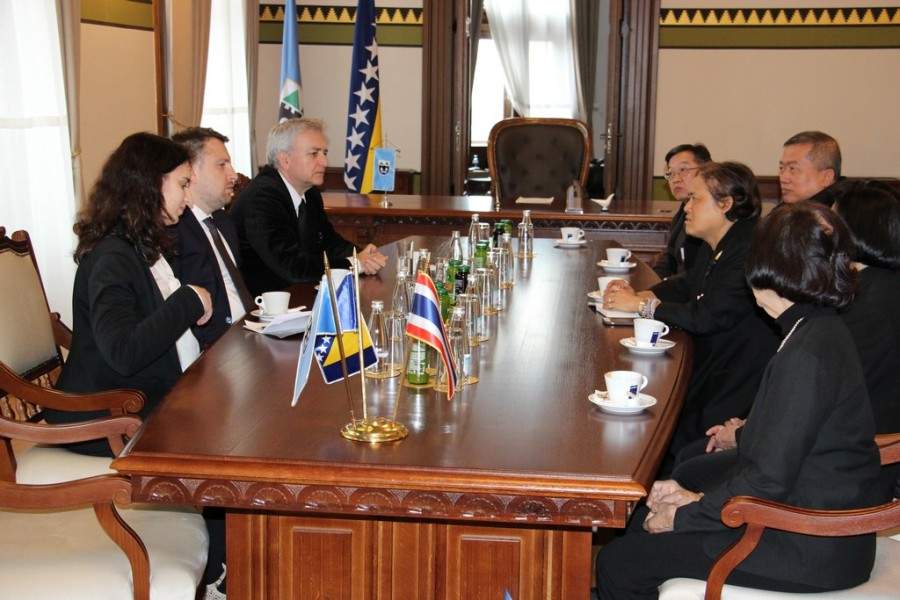 sarajevo.ba - Maha Chakri Sirindhorn u Vijecnici - Gradonačelnik Skaka upriličio prijem za tajlandsku princezu Maha Chakri Sirindhorn u gradskoj Vijećnici